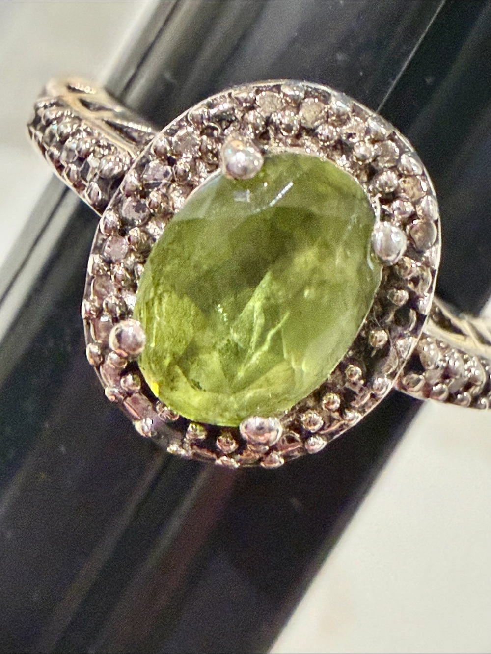 Vintage Signed Heng Ngai 925 Sterling Silver Oval Peridot Halo Ring - Size 7